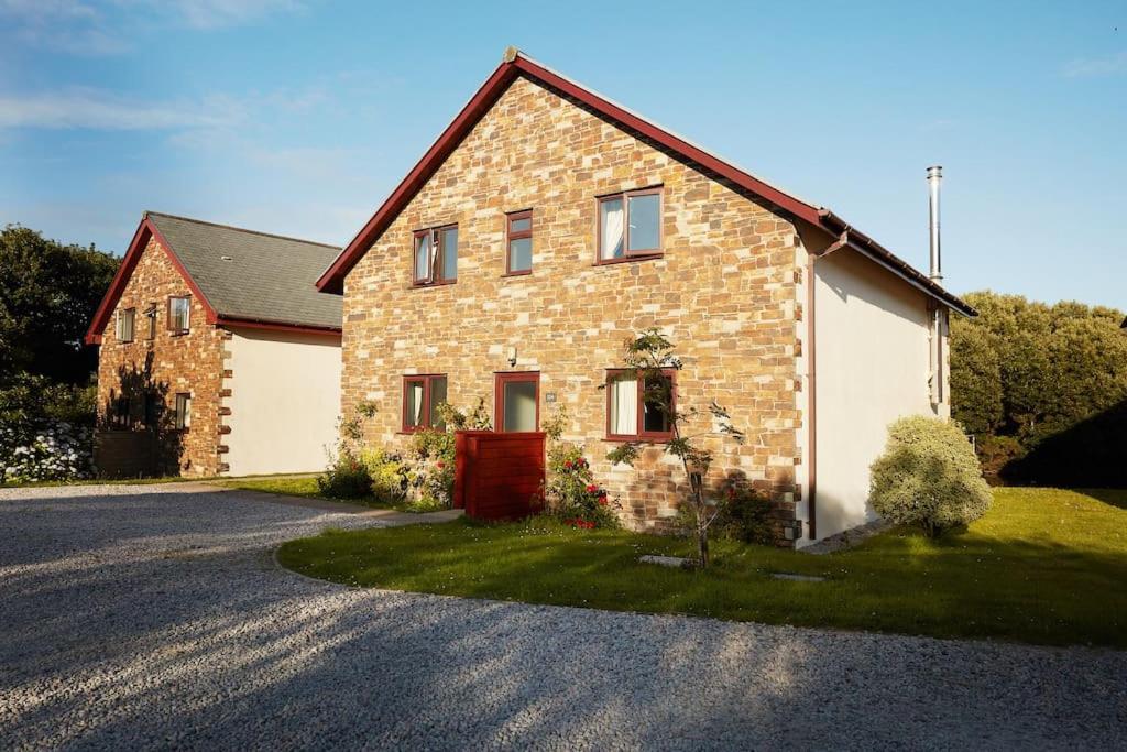 Kingfisher Hot Tub & Log Burner House On Premium Lakeside With Resort Facilities St Columb Major Luaran gambar