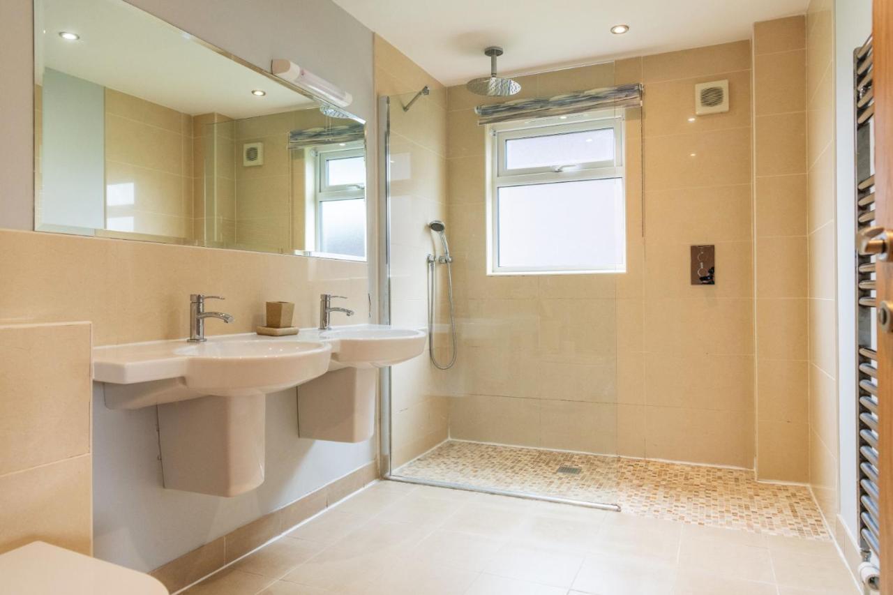 Kingfisher Hot Tub & Log Burner House On Premium Lakeside With Resort Facilities St Columb Major Luaran gambar