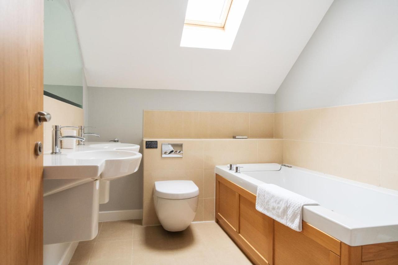 Kingfisher Hot Tub & Log Burner House On Premium Lakeside With Resort Facilities St Columb Major Luaran gambar